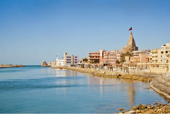 Dwarkadhish Temple: Complete Travel & Pilgrimage Guide to Dwarka, Gujarat