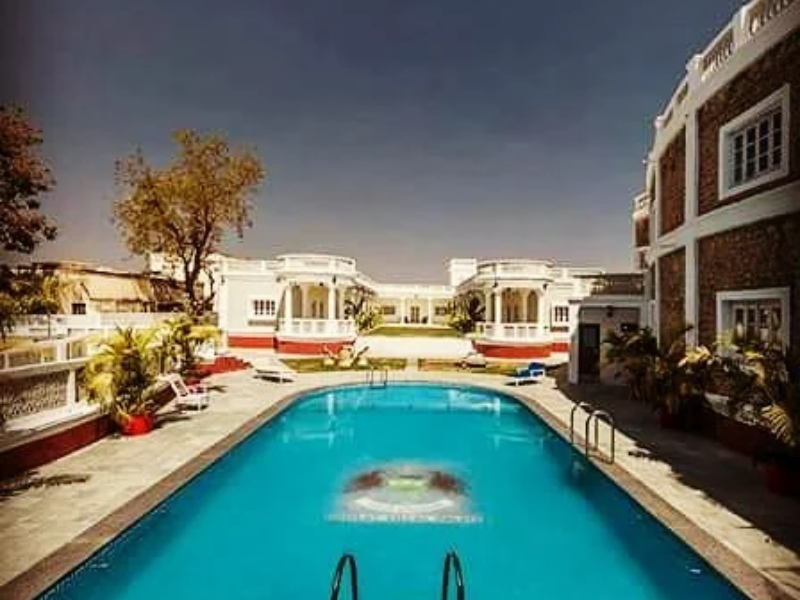 Dowlat Villas Palace